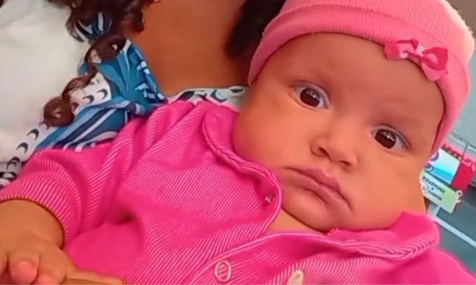 Una bebé de apenas 10 meses